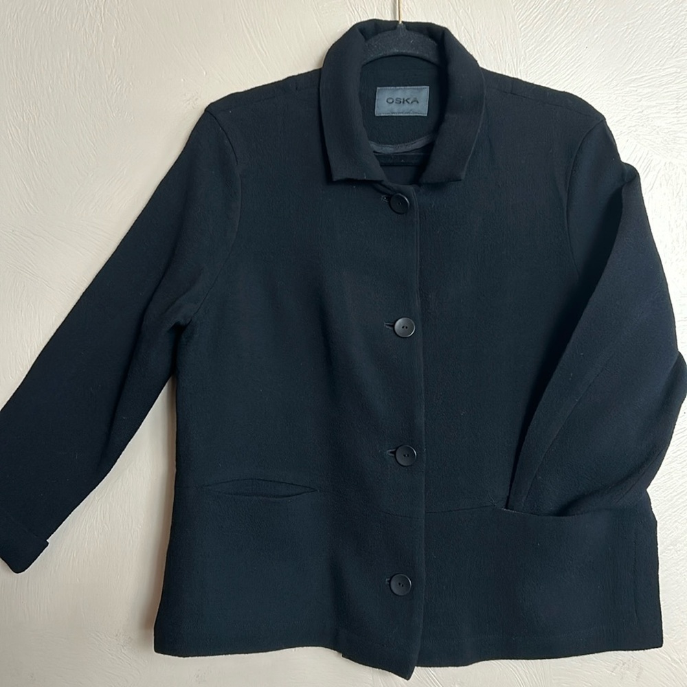 Oska Women’s Black Blazer. 100% Virgin Wool Size 10. Made in Czech Republic.